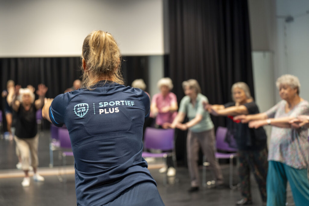 Ouderen die een valpreventieles krijgen